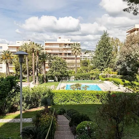 Elegant 2 Bed With Pool In Juan Les Pins