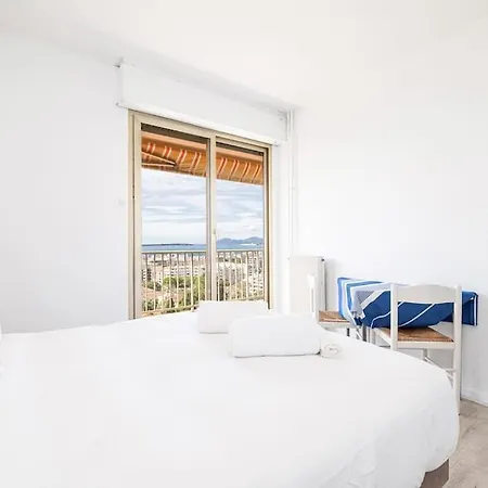 Elegant 2 Bed With Pool In Juan Les Pins דירה