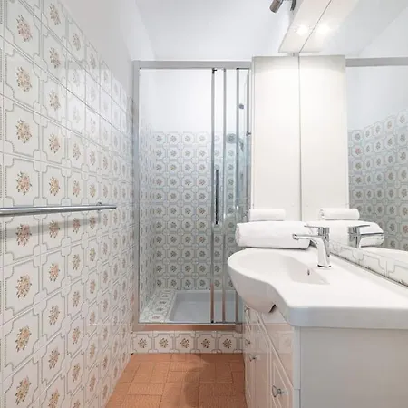 Elegant 2 Bed With Pool In Juan Les Pins Appartamento *