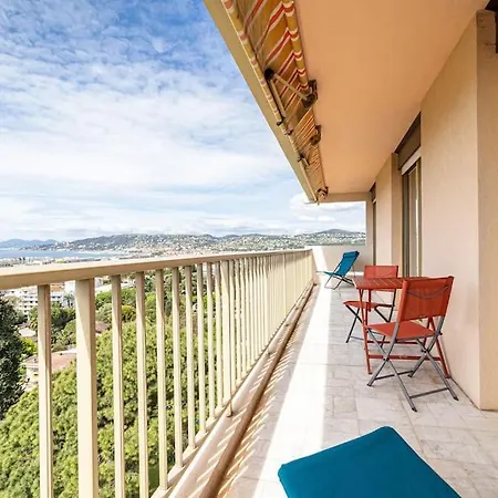 Elegant 2 Bed With Pool In Juan Les Pins Apartman