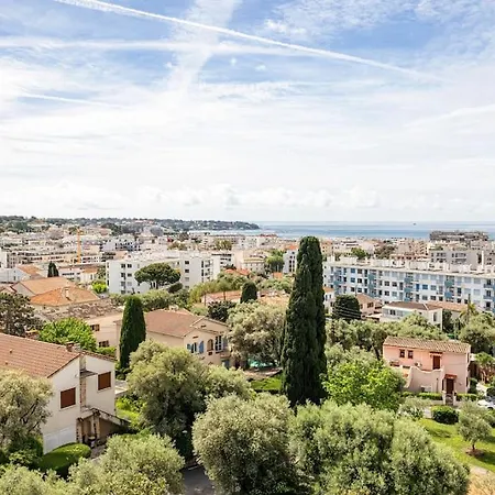 Elegant 2 Bed With Pool In Juan Les Pins דירה