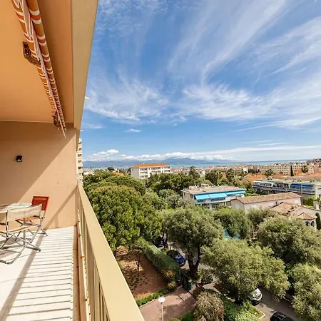 Elegant 2 Bed With Pool In Juan Les Pins Apartman